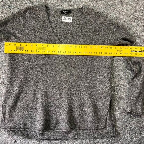 Aritzia Babaton Sweater Womens Small Side Slit V-Neck Long Sleeve Knit - Picture 7 of 8